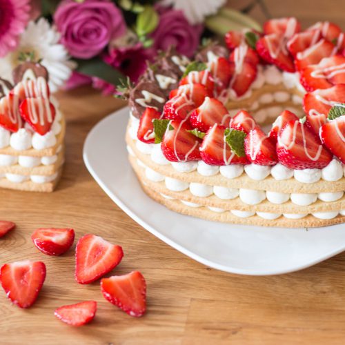 Erdbeer-Herzkuchen - Letter cake zum Muttertag