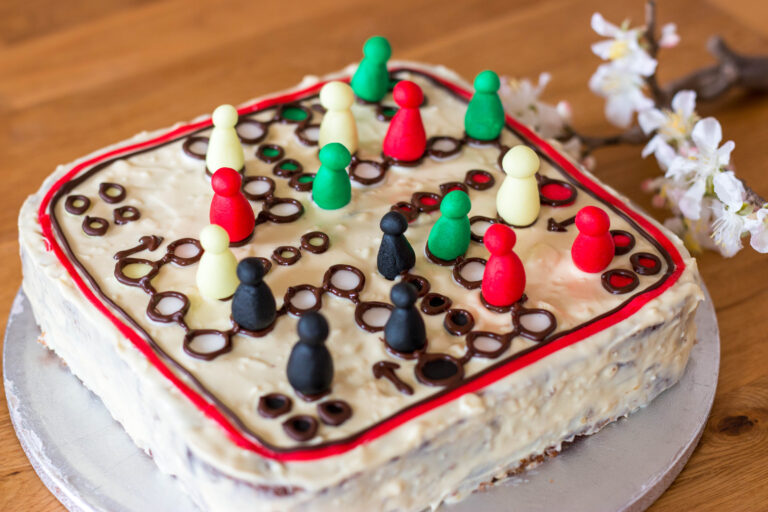 Mensch-ärgere-dich-nicht-Torte - Backe Backe Kuchen